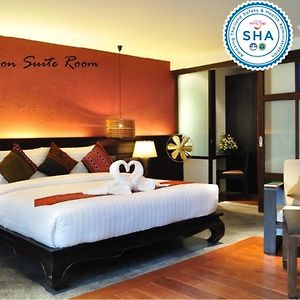 Honeymoon Suite